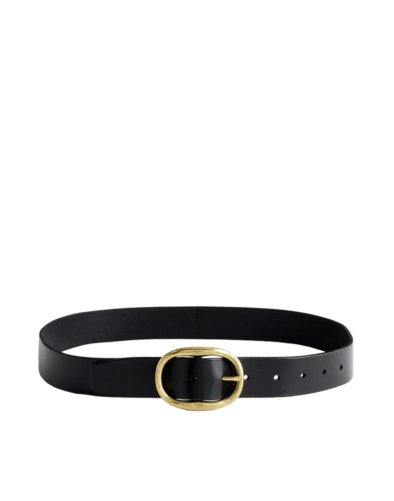 Oval-Buckle Belt