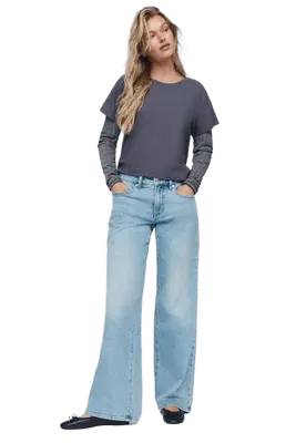 Good American Low-Rise Loose Wide-Leg Jeans