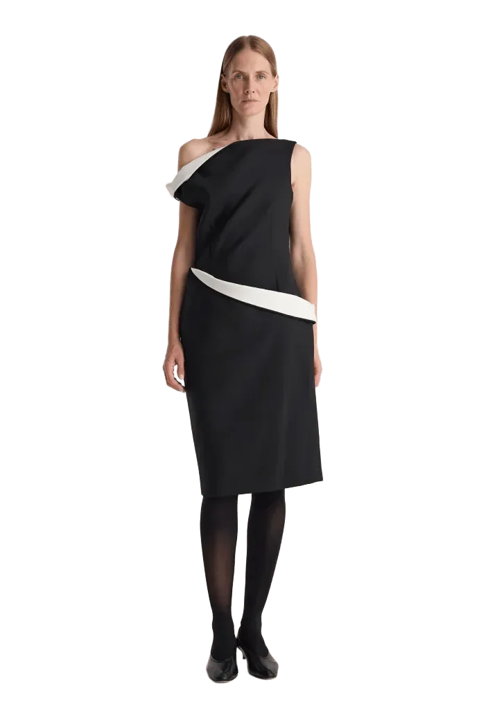 Sculptural off-shoulder dress | black