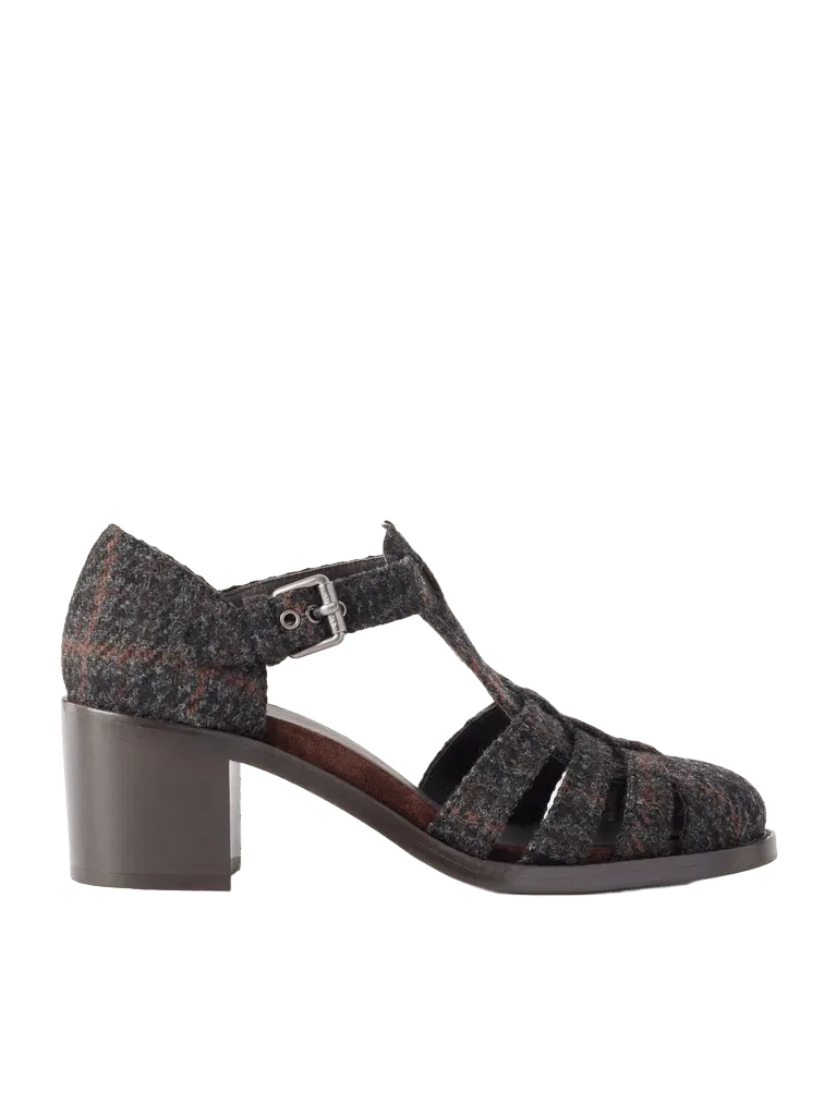 Kelsey Winter 50 wool sandals
