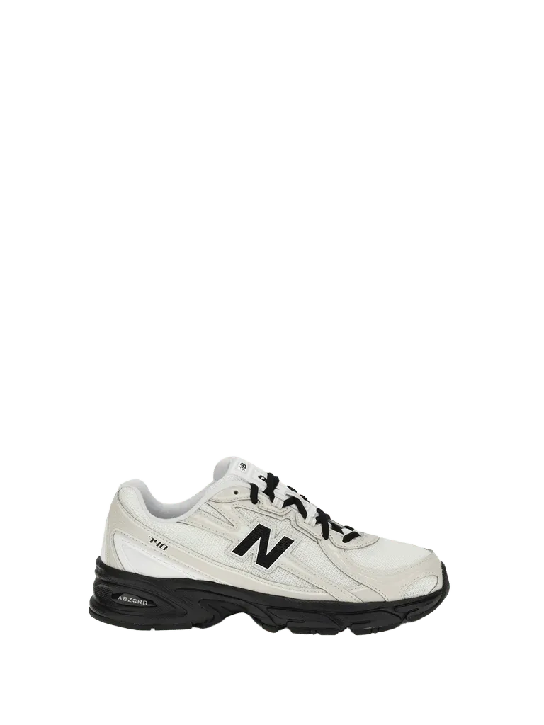 New Balance Sneaker — White