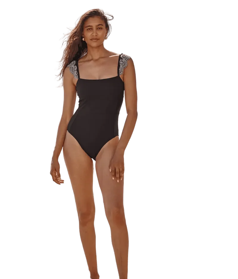 The Eyelet Ruffle Oasis