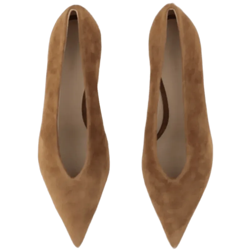 Le Monde Beryl Suede Pointed-Toe Pump — Beige