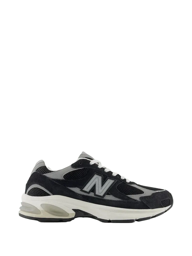 New Balance Sneaker — Black