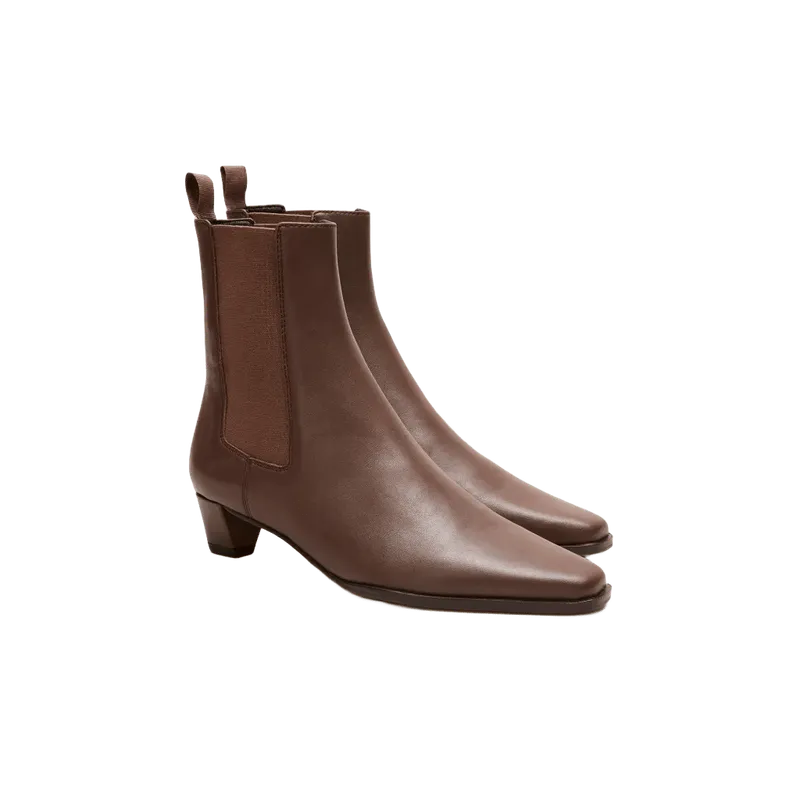 Chelsea pull-on boots in leather