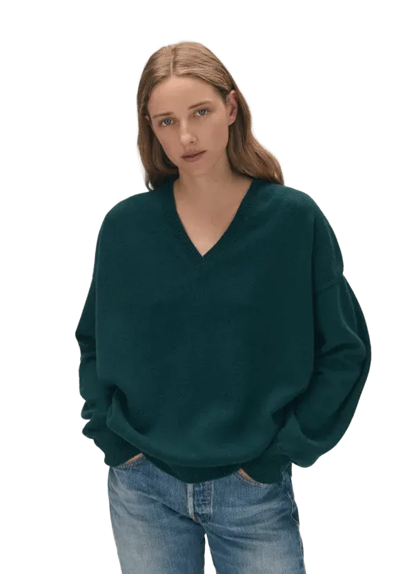 Innes Slouch V-Neck in Holly Green