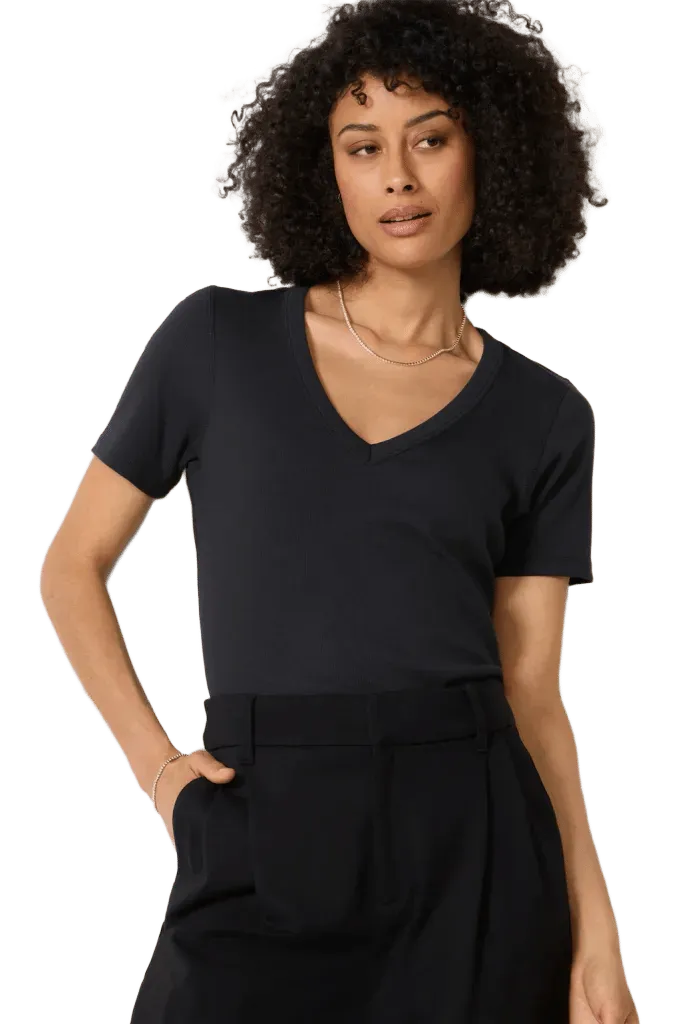 Nessa V Neck Elbow Tee