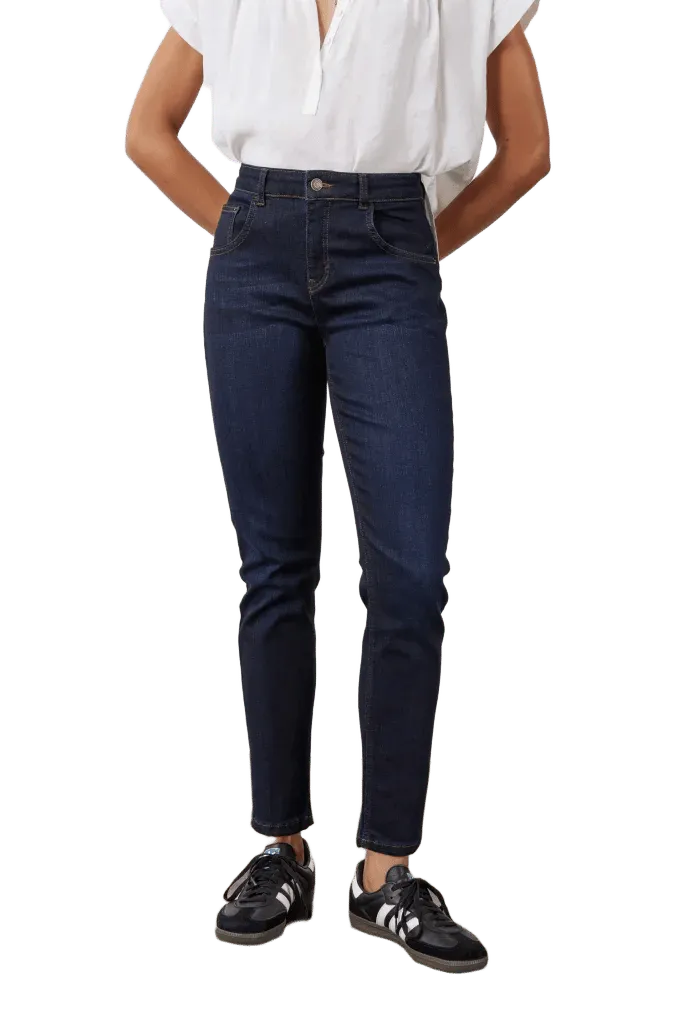 The Iconic Fitted Jeans 2.0